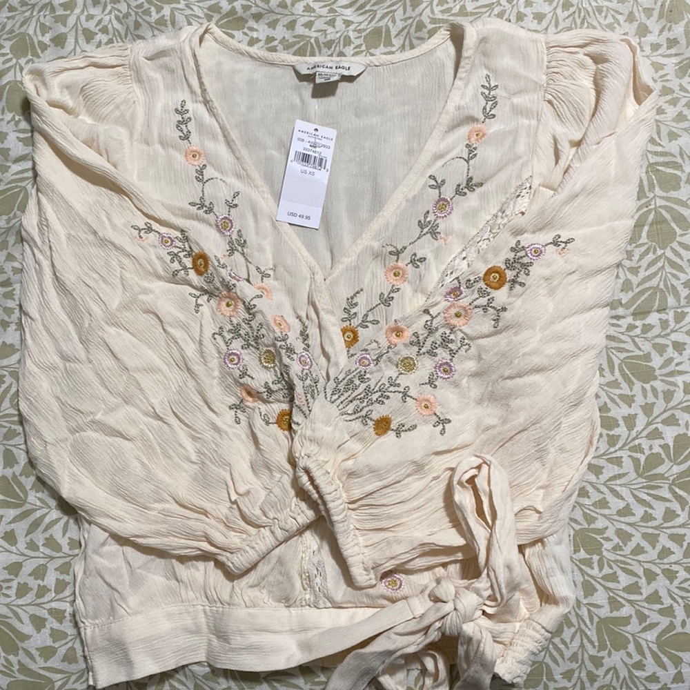 AMERICAN EAGLE FLORAL WRAP BLOUSE NWT XS